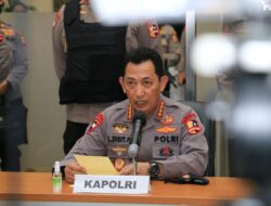 Kapolri Tinjau Vaksinasi Serentak di Graha Wangsa Bandar Lampung