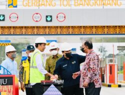 Jokowi Resmikan 2 Ruas Jalan Tol di Sumatera